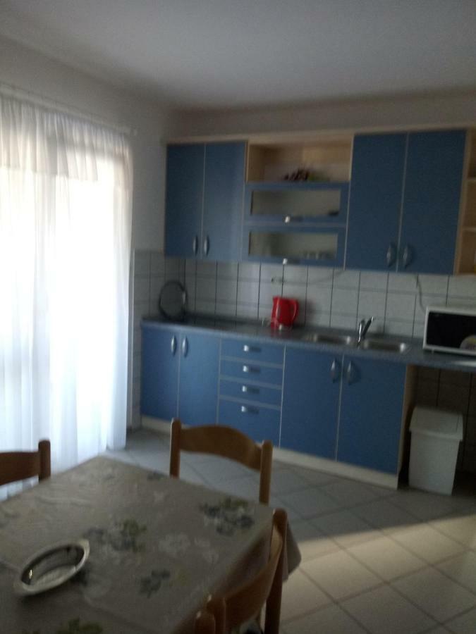 Apartmani Ana วีร์ ภายนอก รูปภาพ