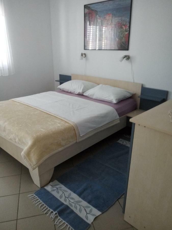 Apartmani Ana วีร์ ภายนอก รูปภาพ