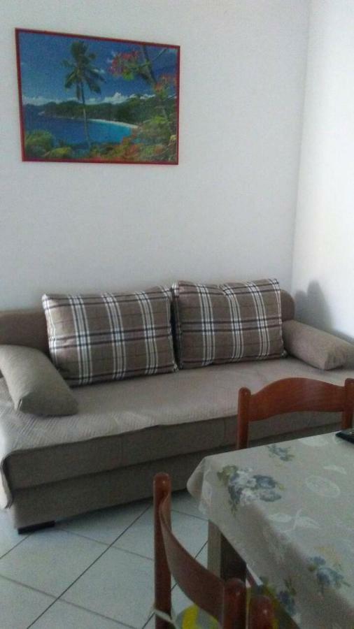 Apartmani Ana วีร์ ภายนอก รูปภาพ