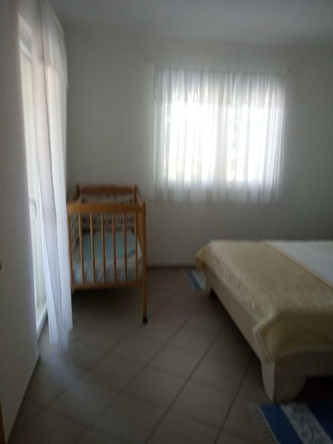Apartmani Ana วีร์ ภายนอก รูปภาพ