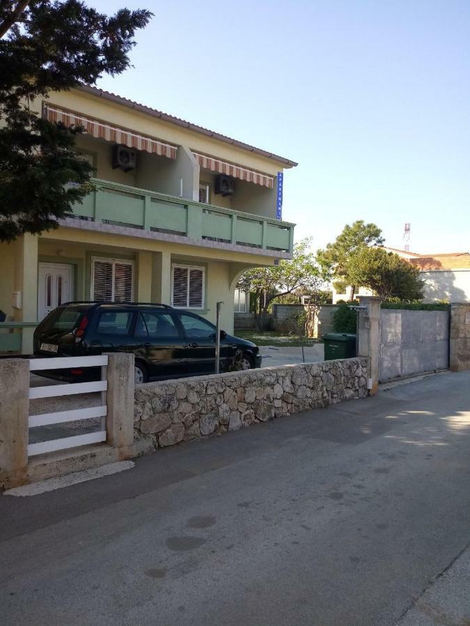 Apartmani Ana วีร์ ภายนอก รูปภาพ